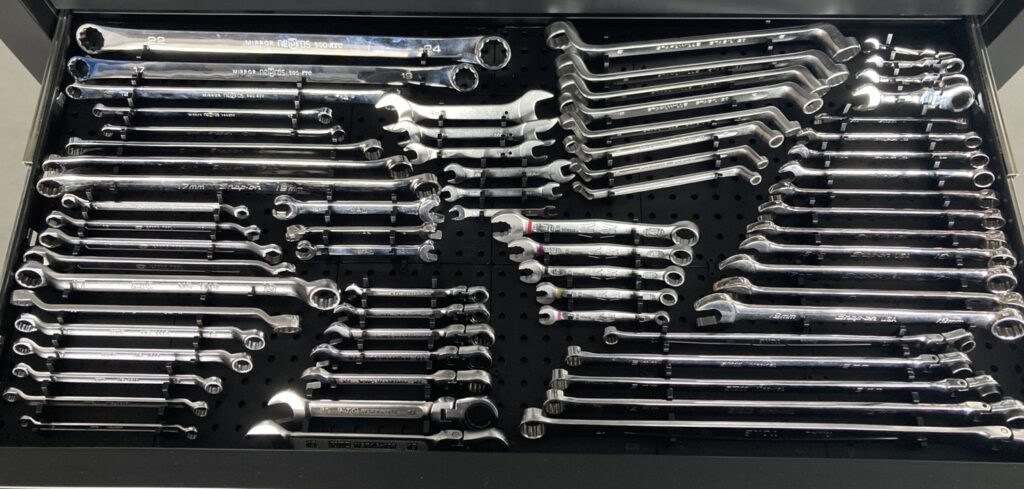 工具の収納】レンチ以外も収納できる！KTCのレンチラック「TEH1SM」を紹介【ラチェットにも】 | ウミガメの車と工具の日記